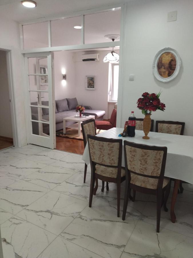 Palace Luxury The Heart Of Διαμέρισμα Βελιγράδι